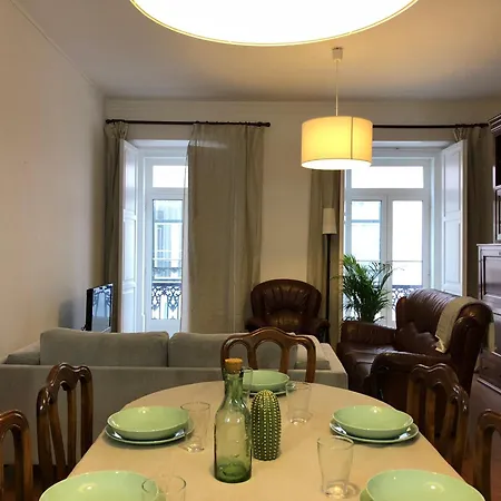 Daire Charming 2 Bedroom - Bairro Alto, Principe Real